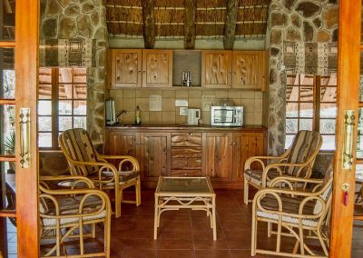 Alpetra-Nature-Reserve-Chalet-Kitchen-01