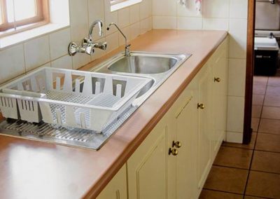 Alpetra-Nature-Reserve-Chalet-Kitchen-02